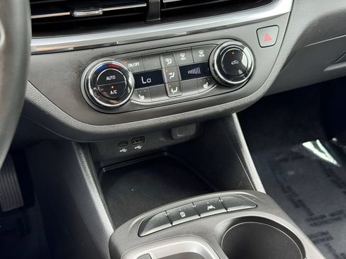 Used 2024 Buick Envista Preferred w/ Convenience I Package FWD image 27