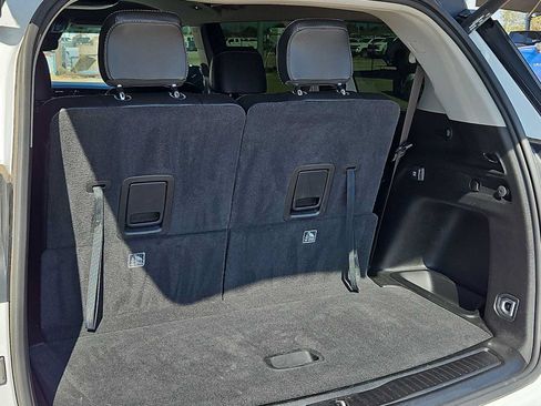 Used 2022 Jeep Grand Cherokee L Limited w/ Black Appearance Package RWD image 17
