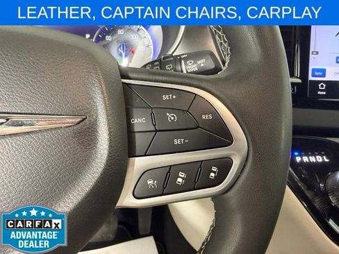 Used 2024 Chrysler Pacifica Touring-L FWD image 16
