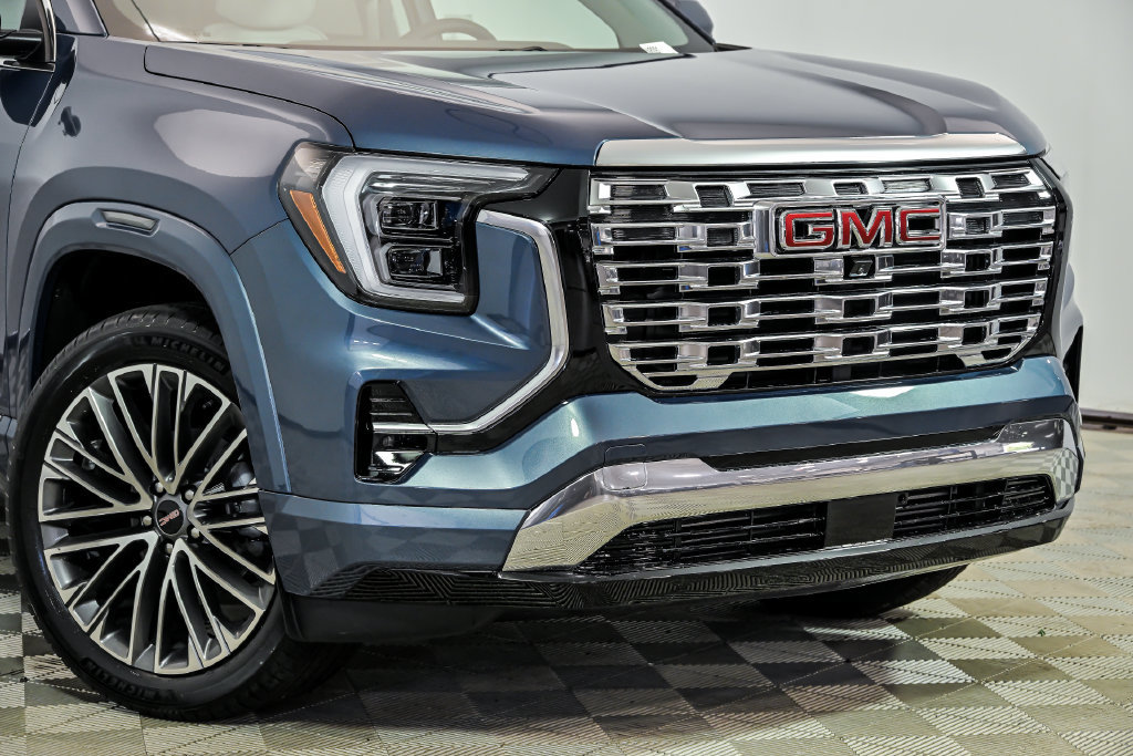 New 2027 GMC Terrain Denali w/ LPO, Floor Liner Package AWD/4WD image 2