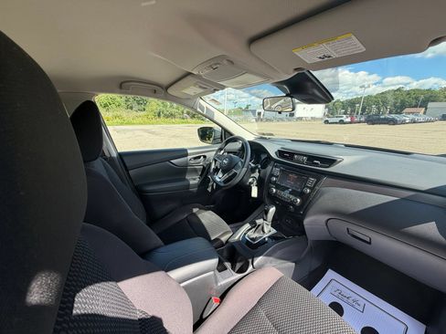Used 2020 Nissan Rogue Sport S w/ Appearance Package AWD/4WD image 40