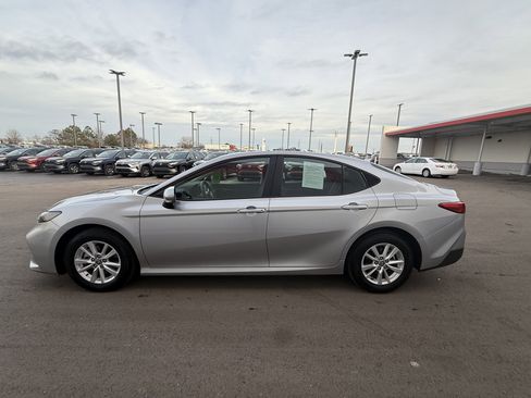 Certified 2025 Toyota Camry LE image 5