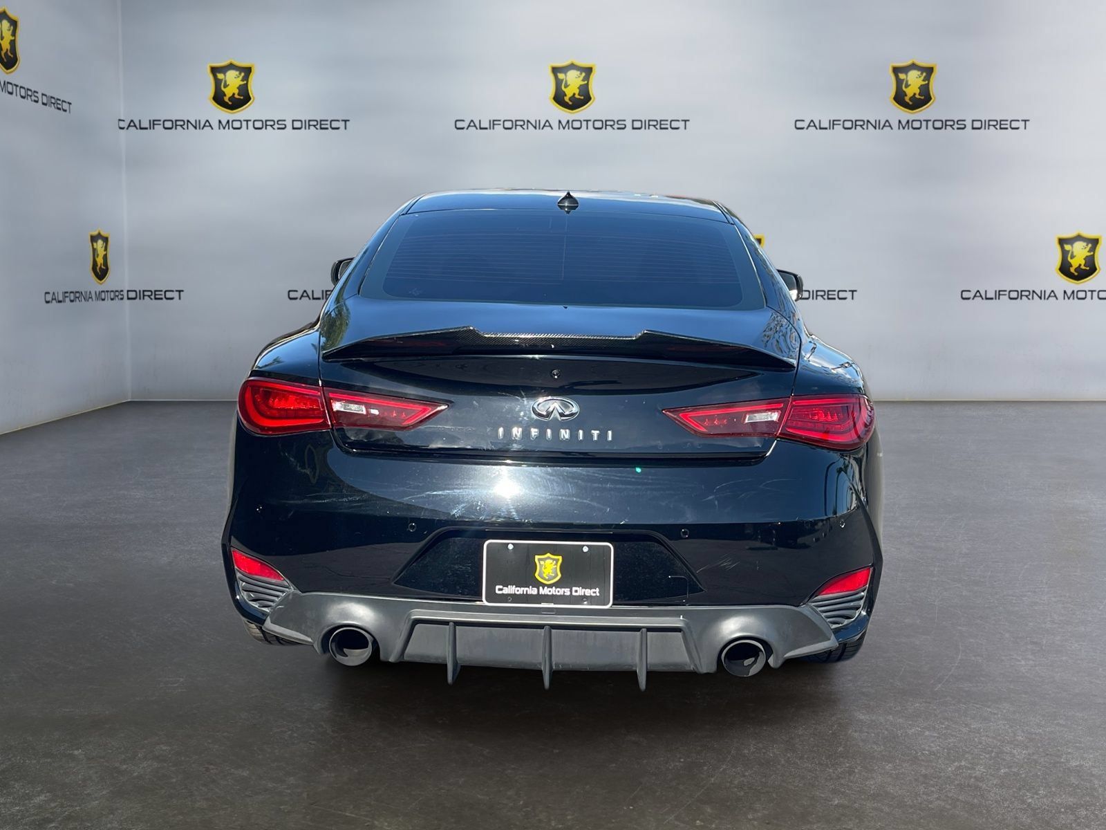 Used 2017 INFINITI Q60 3.0t w/ Premium Plus Package 3.0T RWD image 4