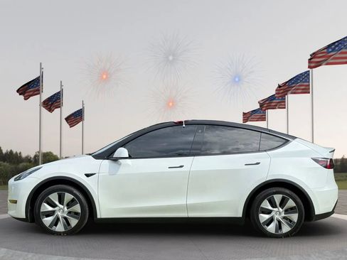 Used 2022 Tesla Model Y Long Range image 5