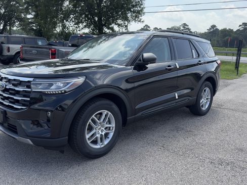New 2026 Ford Explorer Active w/ Active Comfort Package RWD image 6