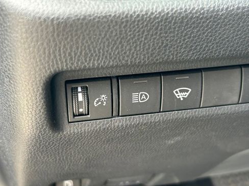 Used 2022 Toyota RAV4 XLE w/ Convenience Package image 26