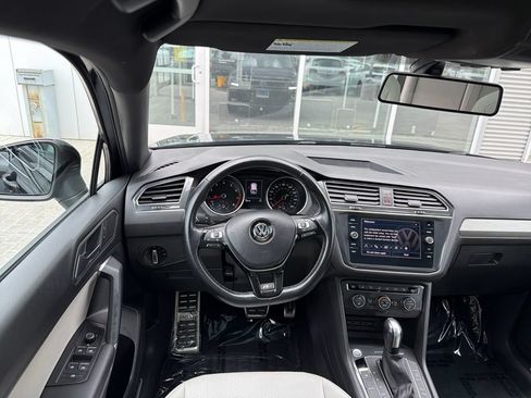 Certified 2020 Volkswagen Tiguan SE R-Line AWD/4WD image 16