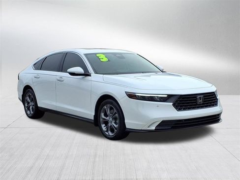 Used 2023 Honda Accord EX-L image 2