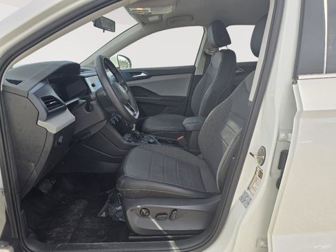 Used 2022 Volkswagen Taos SE image 3