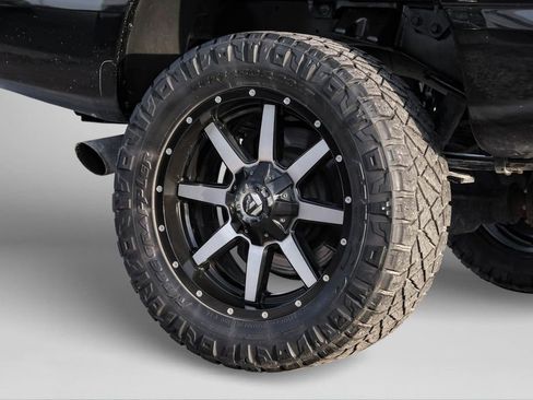 Used 2018 Nissan Titan SV w/ SV Convenience Package image 51