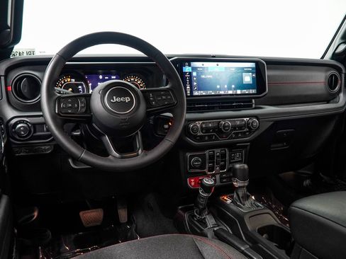 Used 2024 Jeep Gladiator Rubicon w/ Technology Group AWD/4WD image 22