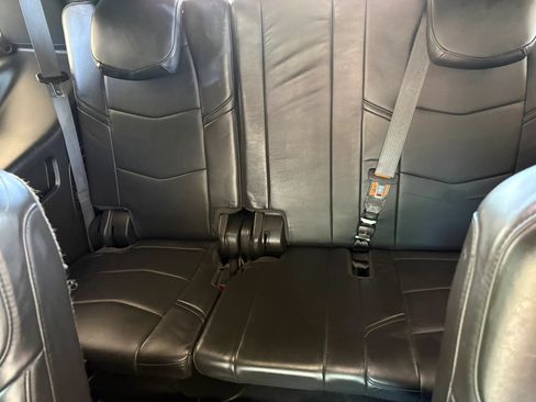 Used 2018 Cadillac Escalade Platinum AWD/4WD image 23
