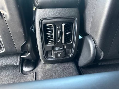 Used 2021 Jeep Grand Cherokee Limited AWD/4WD image 16