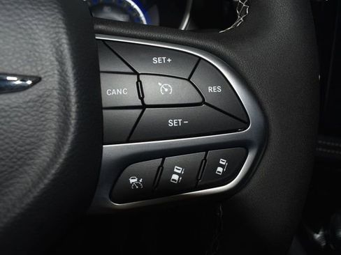 New 2026 Chrysler Pacifica Select image 17