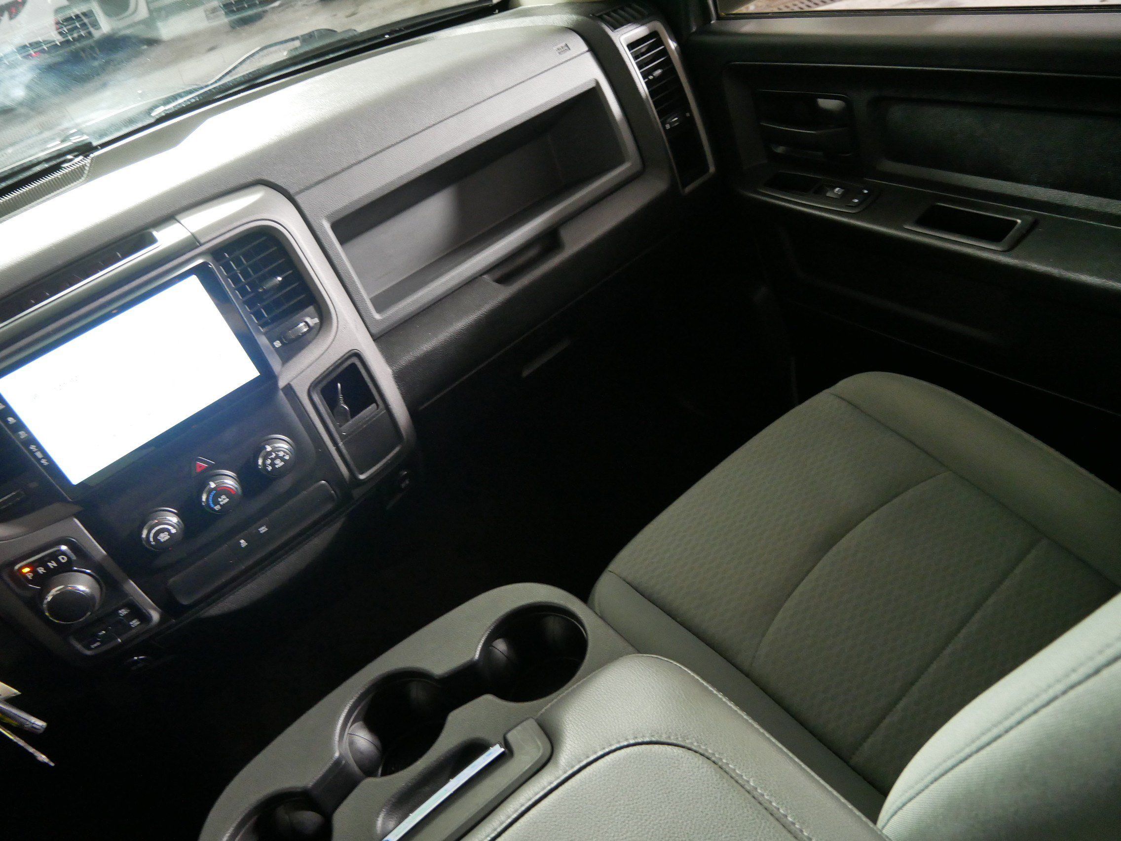 Used 2017 RAM 1500 Express AWD/4WD image 11