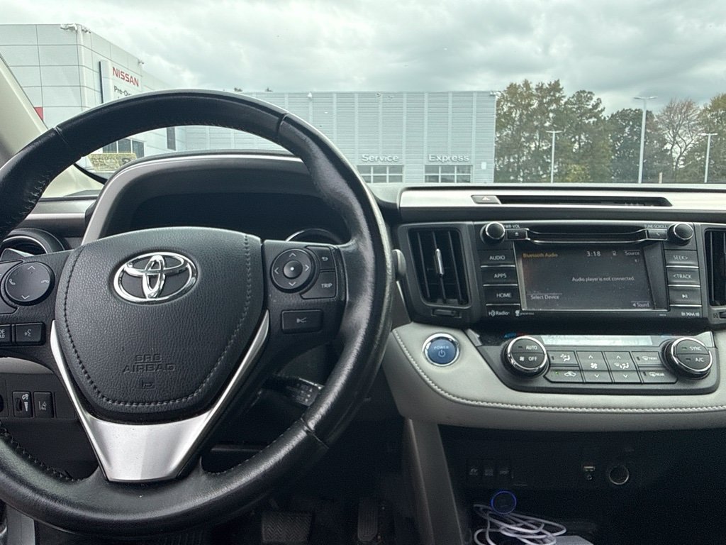 Used 2017 Toyota RAV4 XLE AWD/4WD image 13