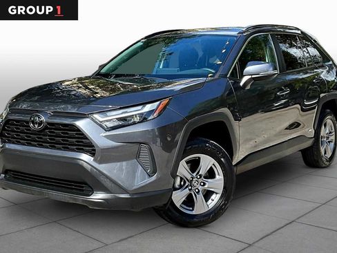 Used 2025 Toyota RAV4 XLE AWD/4WD image 1