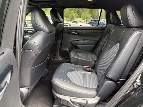 Certified 2025 Toyota Highlander XSE AWD/4WD image 14