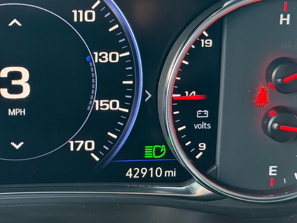 Used 2023 Chevrolet Traverse Premier w/ Redline Edition FWD image 22