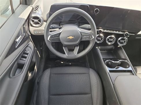 New 2025 Chevrolet Blazer EV LT image 16