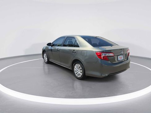 Used 2014 Toyota Camry LE FWD image 6