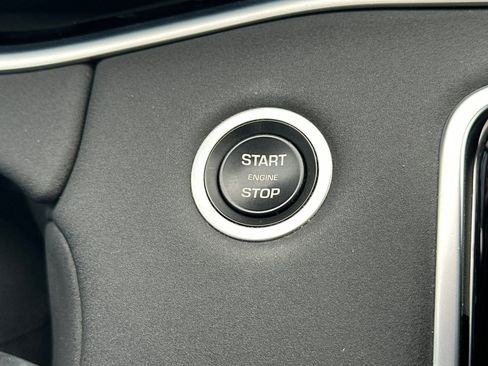 Used 2020 Land Rover Range Rover Evoque SE image 23