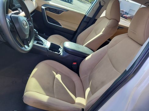 Certified 2022 Toyota RAV4 LE image 20