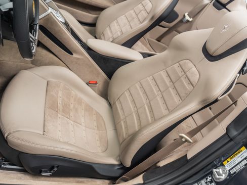 Used 2025 Ferrari Roma Spider RWD image 25