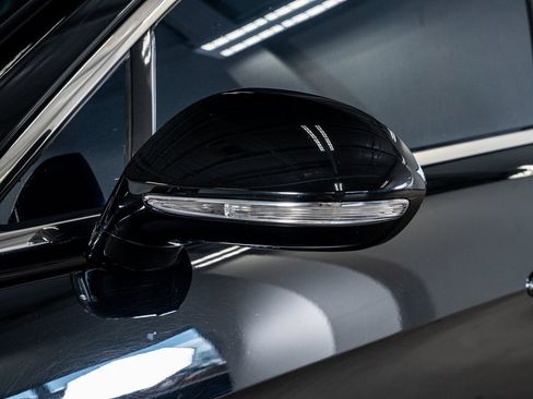 Used 2015 Bentley Flying Spur V8 image 22