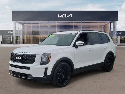 Used 2022 Kia Telluride SX w/ SX Prestige Package AWD/4WD image 3