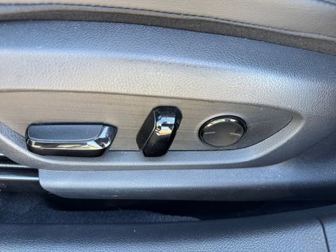 Used 2021 Lexus ES 300h w/ Premium Package image 11