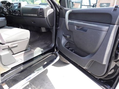 Used 2011 GMC Sierra 2500 SLE w/ SLE Preferred Package AWD/4WD image 23