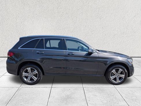 Used 2022 Mercedes-Benz GLC 300 image 2