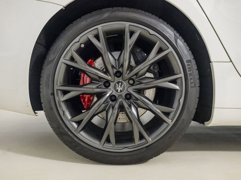 Used 2022 Maserati Ghibli Modena Q4 image 13