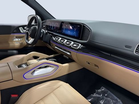 Certified 2024 Mercedes-Benz GLS 580 4MATIC image 12