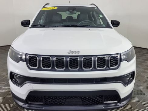 Used 2024 Jeep Compass Latitude image 2