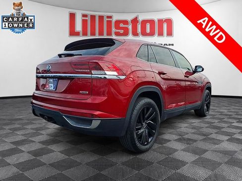 Used 2022 Volkswagen Atlas Cross Sport SE AWD/4WD image 2