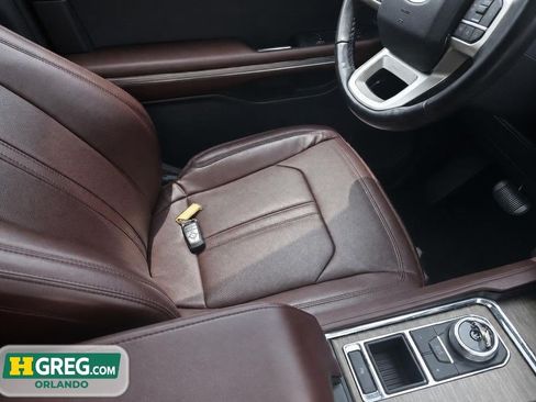 Used 2022 Ford Expedition Limited RWD image 11