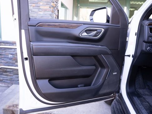 Used 2023 Chevrolet Suburban Premier AWD/4WD image 9