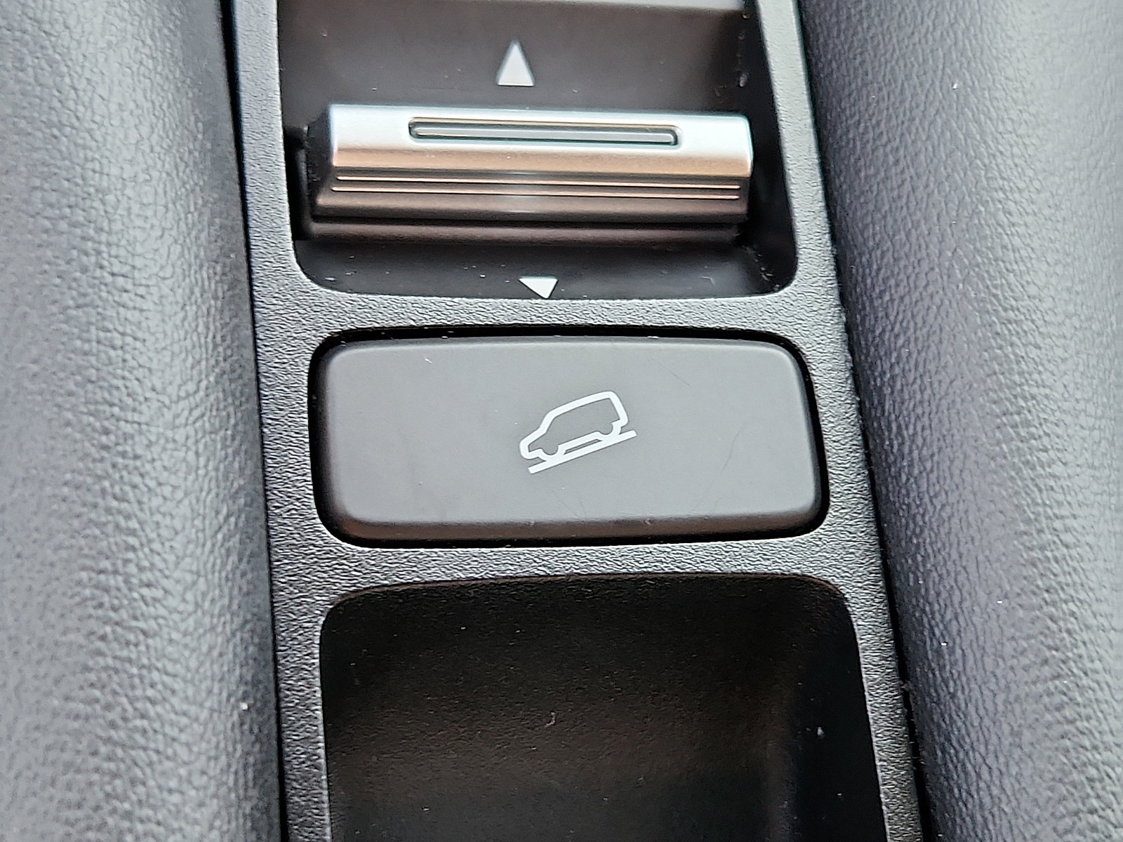 Used 2024 Honda HR-V LX image 23