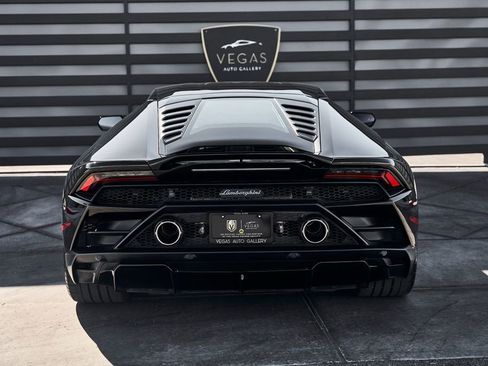 Used 2021 Lamborghini Huracan EVO image 20