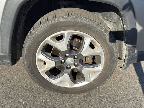 Used 2019 Jeep Compass Limited w/ Safety & Security Group image 9