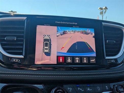 Used 2023 Chrysler Pacifica Touring-L w/ S Appearance Package image 23