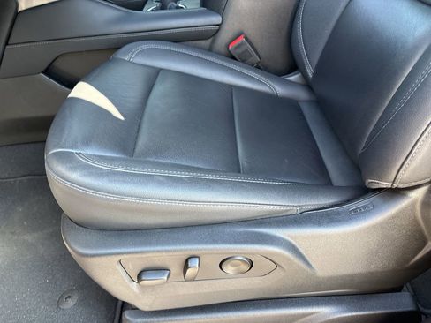 Used 2023 Chevrolet Suburban Z71 w/ Luxury Package image 16