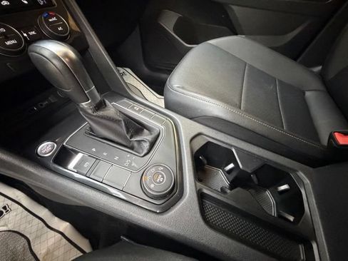 Used 2019 Volkswagen Tiguan SE AWD/4WD image 22