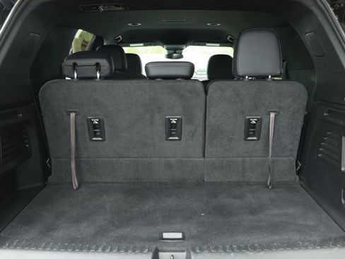 Used 2025 Chevrolet Traverse LT image 10