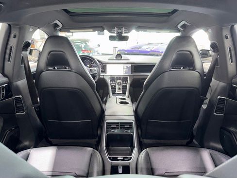 Used 2017 Porsche Panamera image 11