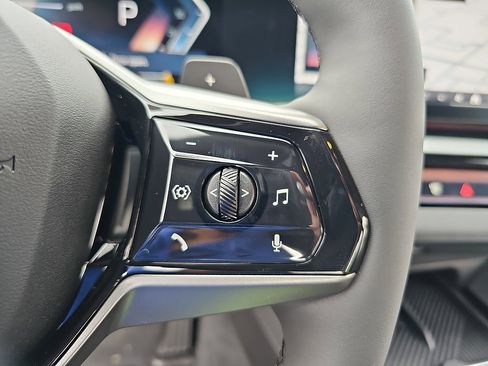 New 2026 BMW 530i w/ Convenience Package RWD image 18