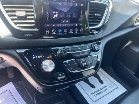 Used 2018 Chrysler Pacifica Touring-L Plus w/ S Appearance Package FWD image 23