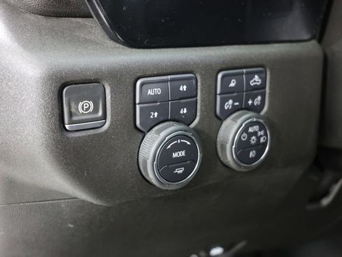 Used 2024 Chevrolet Silverado 3500 LT w/ Convenience Package image 15